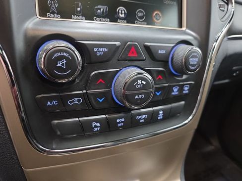 Used 2016 Jeep Grand Cherokee Limited w/ Luxury Group II image 23