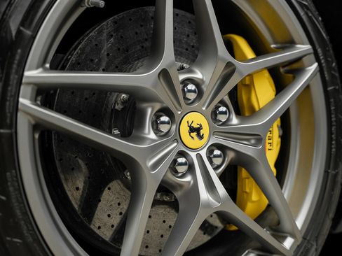 Used 2015 Ferrari California T RWD image 26