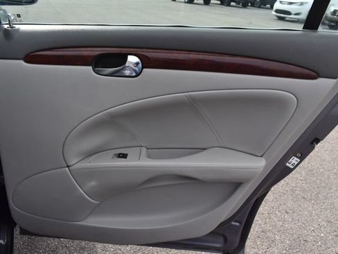 Used 2007 Buick Lucerne CXL FWD image 34