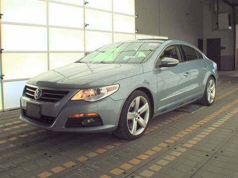 Used 2009 Volkswagen Passat VR6 AWD/4WD image 1