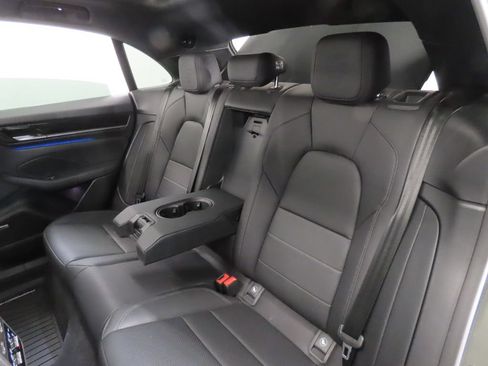 Certified 2025 Porsche Macan 4S Electric AWD/4WD image 43