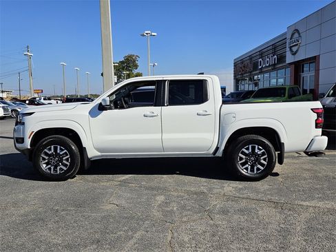 New 2026 Nissan Frontier SV image 2