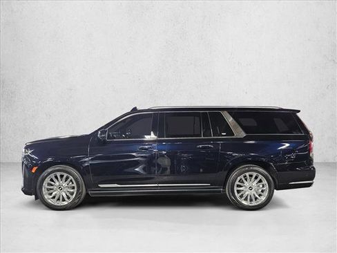 Used 2023 Cadillac Escalade ESV Premium Luxury w/ Performance Package image 9