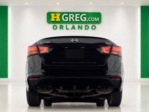 Used 2023 Nissan Altima 2.5 SV FWD image 8