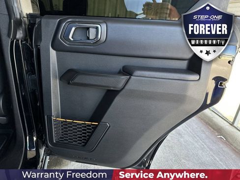 Used 2024 Ford Bronco Badlands w/ Sasquatch Package AWD/4WD image 30