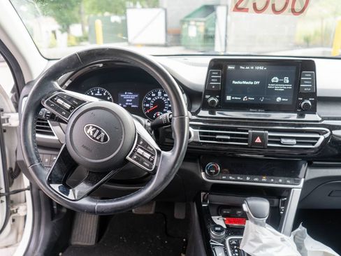 Used 2021 Kia Seltos EX AWD/4WD image 15