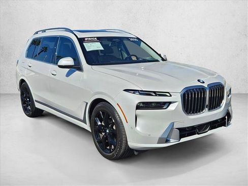 Certified 2025 BMW X7 xDrive40i w/ Premium Package AWD/4WD image 3
