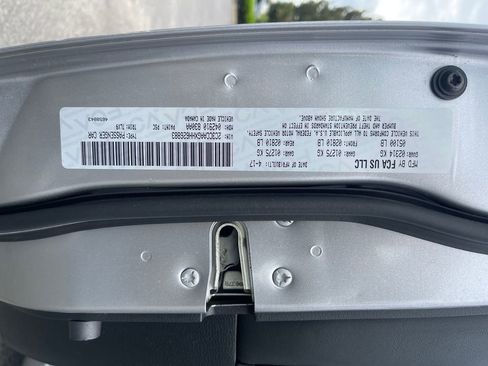 Used 2017 Chrysler 300 Limited RWD image 28