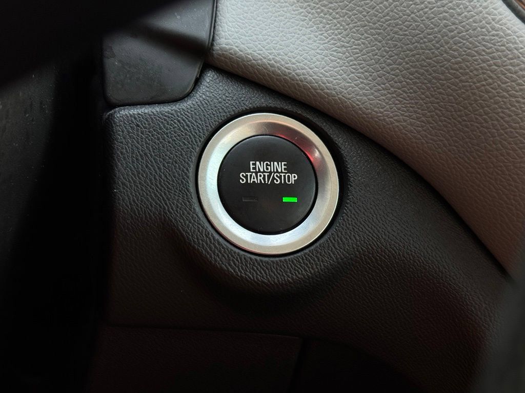Used 2023 Chevrolet Equinox LS w/ LS Convenience Package FWD image 31