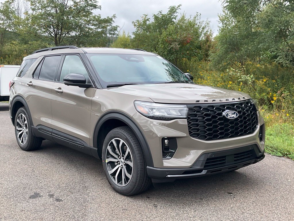 New 2027 Ford Explorer ST-Line AWD/4WD image 1