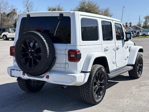 Used 2021 Jeep Wrangler Unlimited Sahara image 5