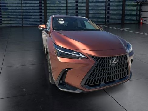 Used 2025 Lexus NX 250 FWD w/ Accessory Package (Z2) image 2