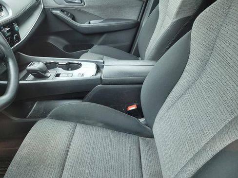 Used 2022 Nissan Rogue S FWD image 7