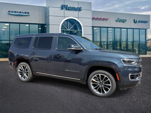 Used 2025 Jeep Wagoneer Series III w/ Premium Group I AWD/4WD image 1