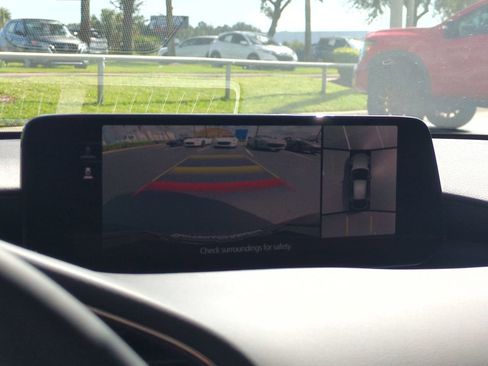 New 2025 MAZDA MAZDA3 Hatchback w/Premium Plus Pkg image 21