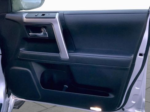 Used 2024 Toyota 4Runner Limited AWD/4WD image 22