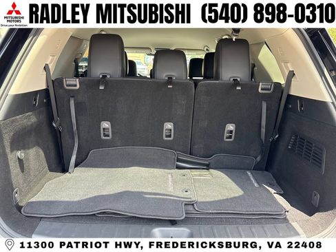 Used 2023 Nissan Pathfinder SL AWD/4WD image 14