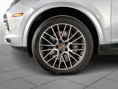 Used 2021 Porsche Cayenne image 11