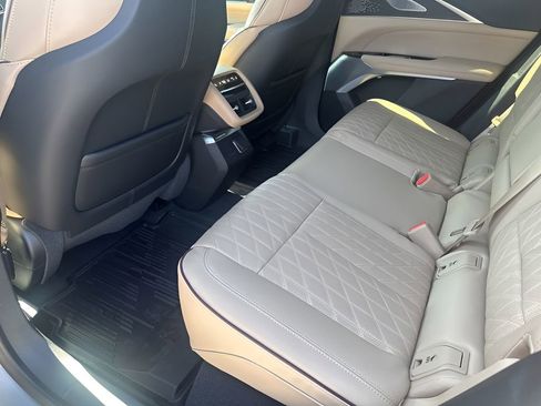 New 2026 Cadillac Lyriq Signature Luxury w/ Nappa Leather Package AWD/4WD image 18