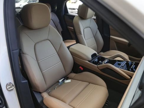 New 2026 Porsche Cayenne S AWD/4WD image 40