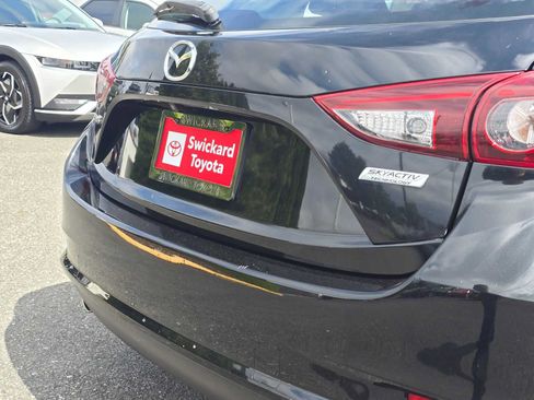 Used 2017 MAZDA MAZDA3 Sport FWD image 13