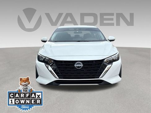 Used 2025 Nissan Sentra SV FWD image 2