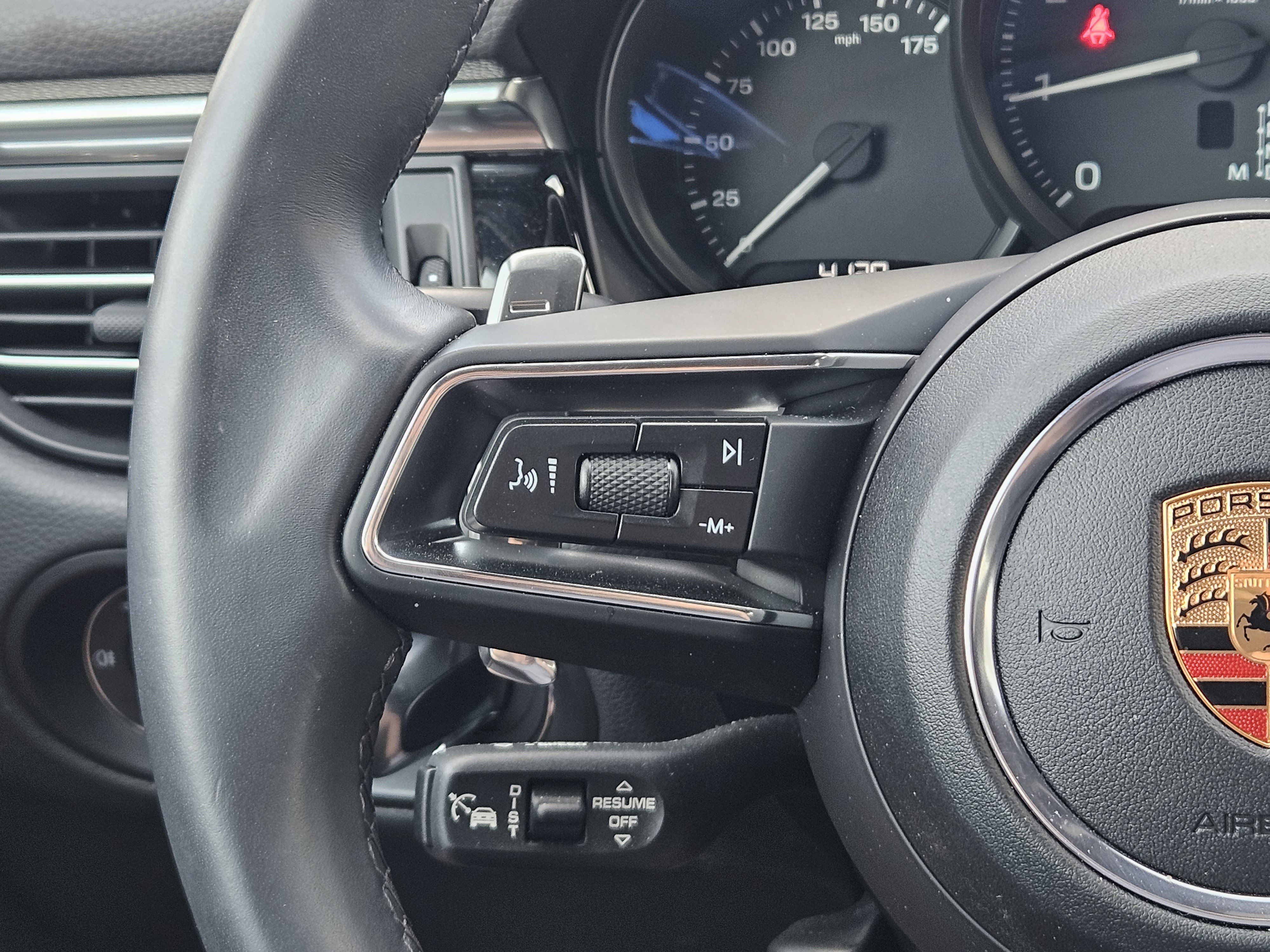 Certified 2026 Porsche Macan AWD/4WD image 26