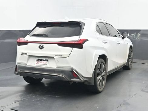 Used 2022 Lexus UX 200 F Sport w/ Accessory Package (Z2) FWD image 6