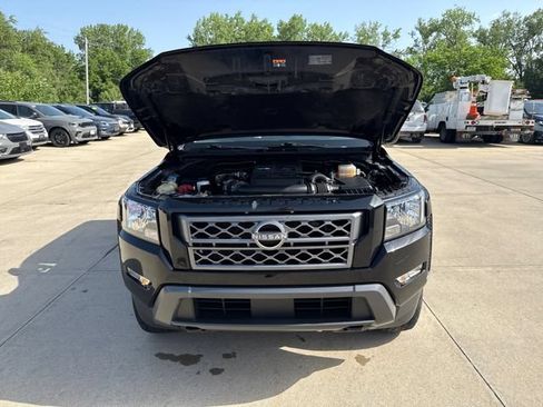 Used 2022 Nissan Frontier SV AWD/4WD image 11