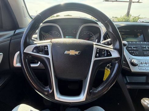 Used 2017 Chevrolet Equinox LT w/ Convenience Package FWD image 2