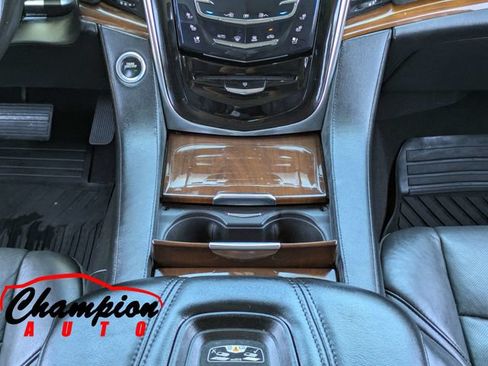 Used 2017 Cadillac Escalade Premium Luxury RWD image 25