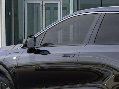 New 2026 Cadillac Optiq Luxury 2 image 36