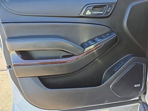 Used 2020 GMC Yukon XL SLT image 11