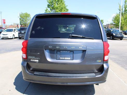 Used 2018 Dodge Grand Caravan SE FWD image 8
