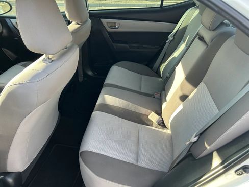 Used 2018 Toyota Corolla LE FWD image 15