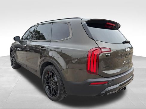 Used 2022 Kia Telluride EX w/ EX Premium Package image 3