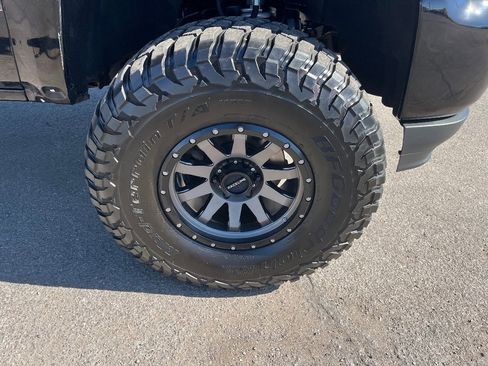 Used 2018 Chevrolet Silverado 1500 LT w/ All Star Edition image 42