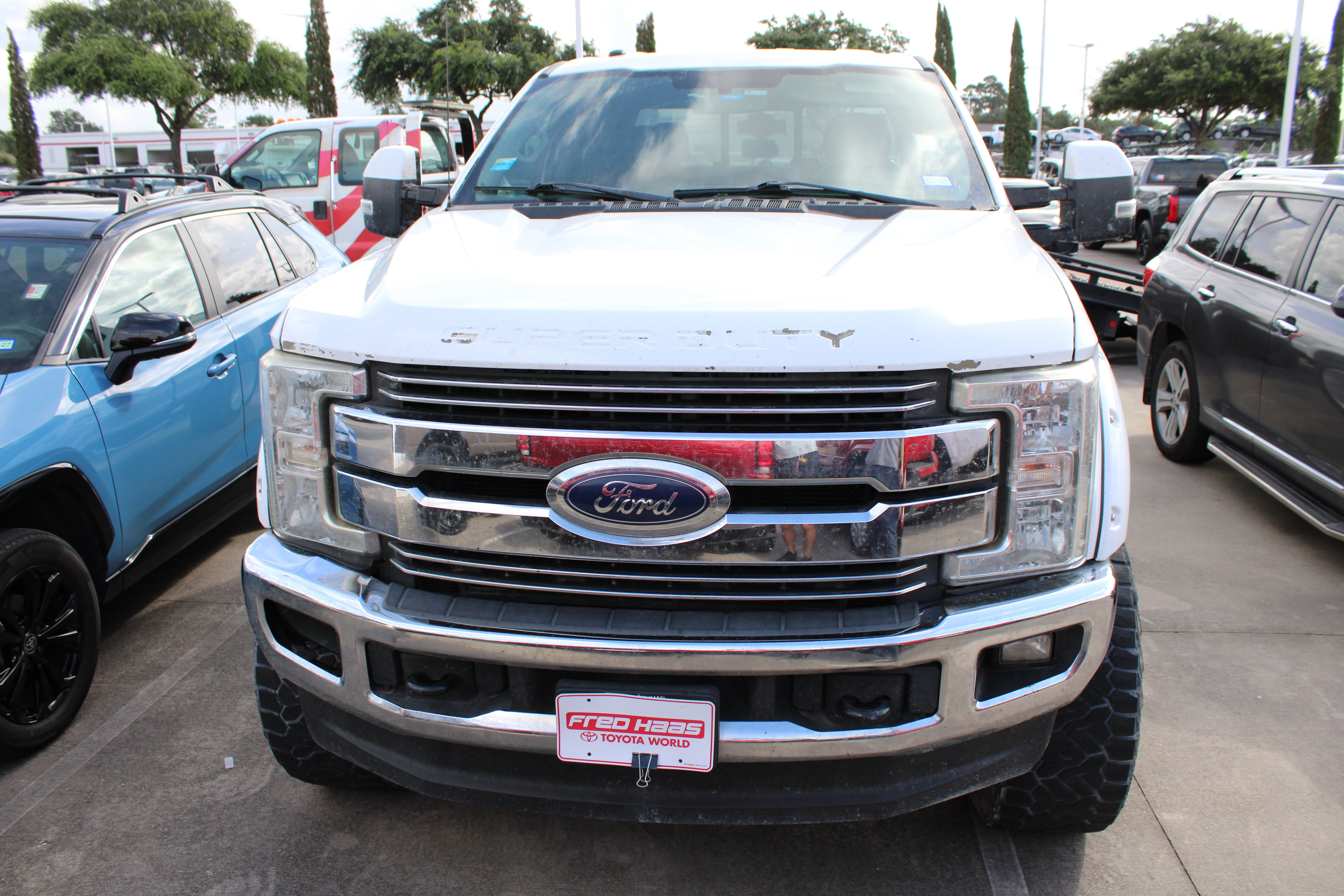 Used 2017 Ford F250 Lariat w/ FX4 Off-Road Package AWD/4WD image 4