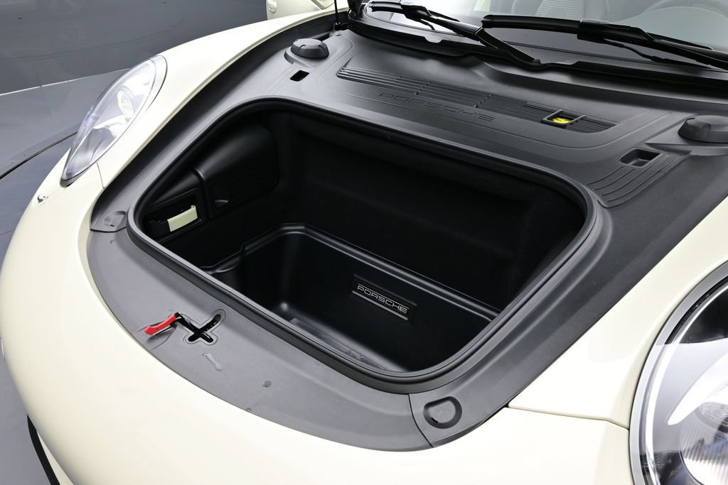 Certified 2014 Porsche 911 50th Anniversary Edition RWD image 17