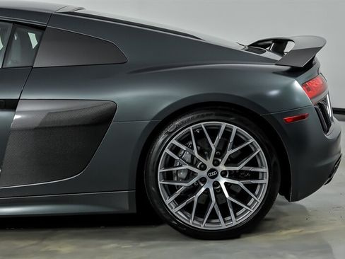 Used 2017 Audi R8 V10 plus AWD/4WD image 9