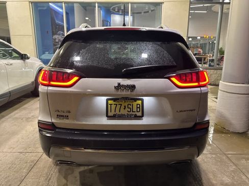 Used 2020 Jeep Cherokee Limited image 3