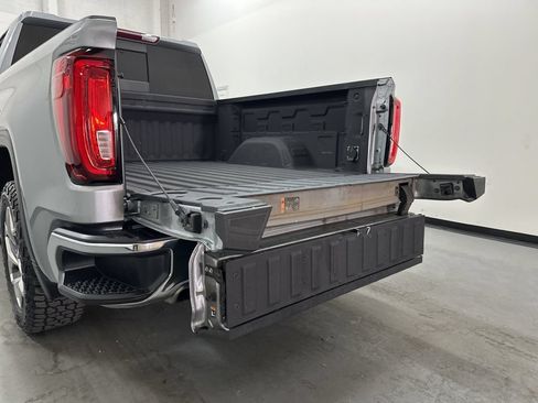 Used 2023 GMC Sierra 1500 SLT AWD/4WD image 16