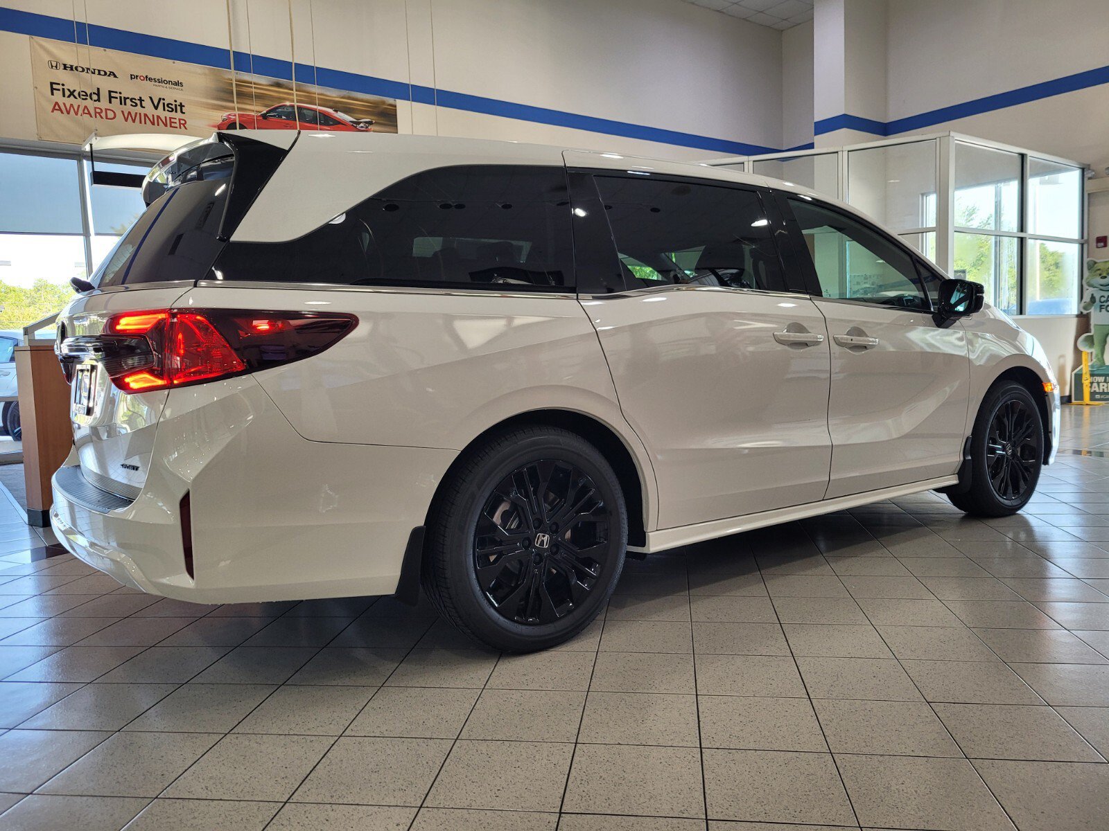 New 2026 Honda Odyssey Sport-L image 4