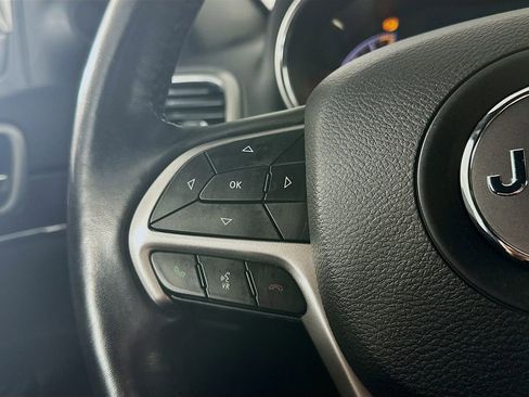 Used 2019 Jeep Grand Cherokee Limited image 25