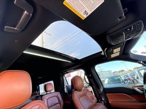 Used 2018 Lincoln Navigator L Reserve w/ Technology Package image 22