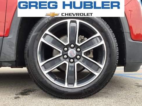 Used 2023 GMC Acadia SLT w/ Technology Package AWD/4WD image 17
