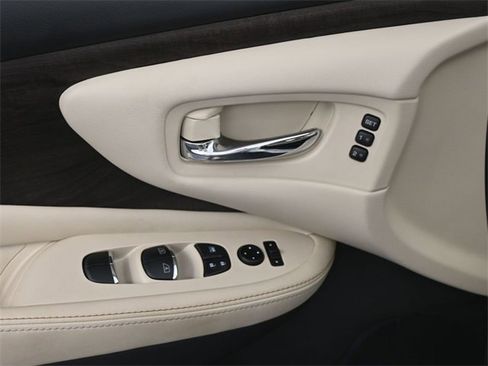 Used 2023 Nissan Murano Platinum w/ Cargo Package image 10