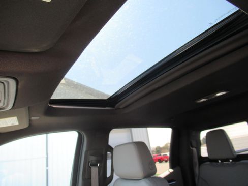 Certified 2022 Chevrolet Silverado 1500 LT Trail Boss w/ LT Trail Boss Premium Package AWD/4WD image 11