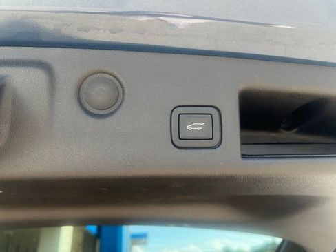 Used 2024 Chevrolet Equinox Premier AWD/4WD image 14