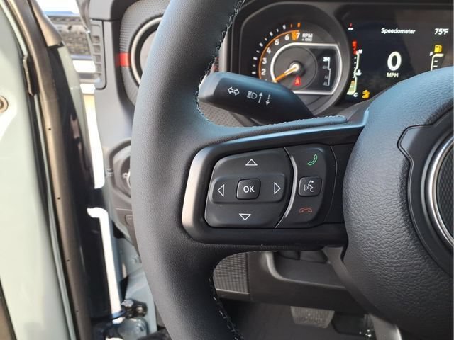 New 2026 Jeep Gladiator Rubicon w/ Technology Group AWD/4WD image 19